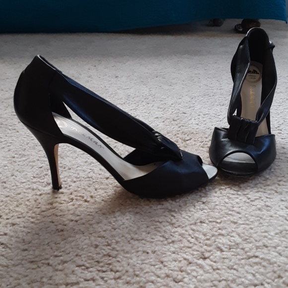 Delman Spanish Black Lamb Leather Heels Sz 9 - Picture 2 of 5